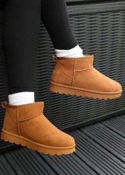 Footwear><noscript><img width=