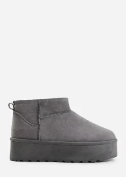 Footwear><noscript><img width=