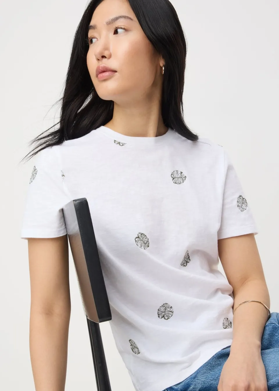 T-Shirts>Papaya White Embroidered Leaf Print T-Shirt