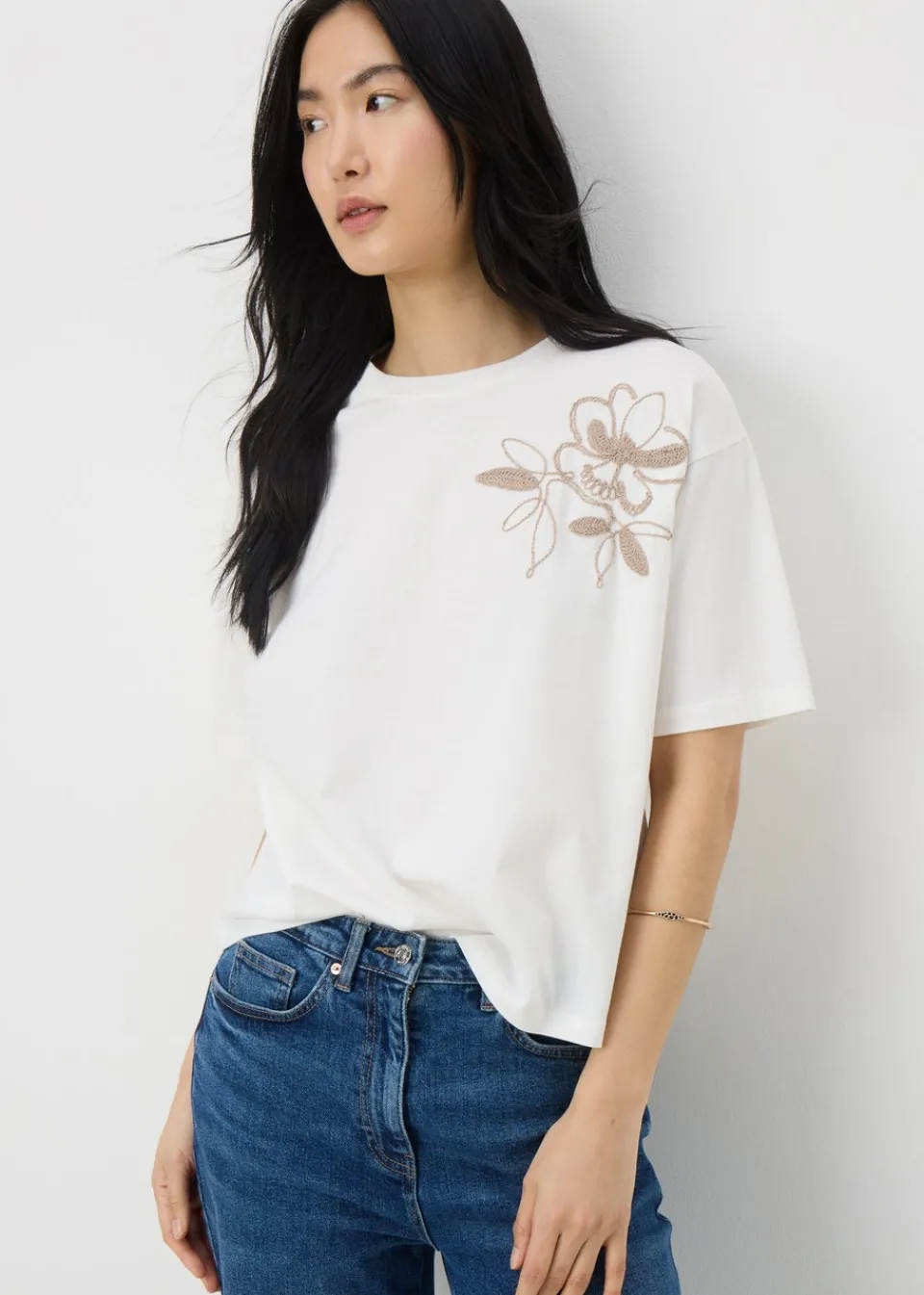 T-Shirts>Papaya White Floral Patch T-Shirt