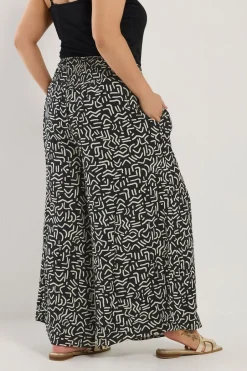 Trousers><noscript><img width=