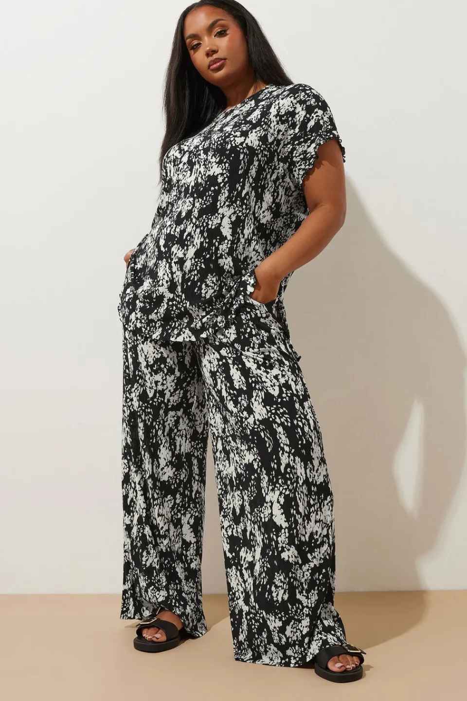 Trousers>YOURS Curve Black Abstract Print Plisse Wide Leg Trousers
