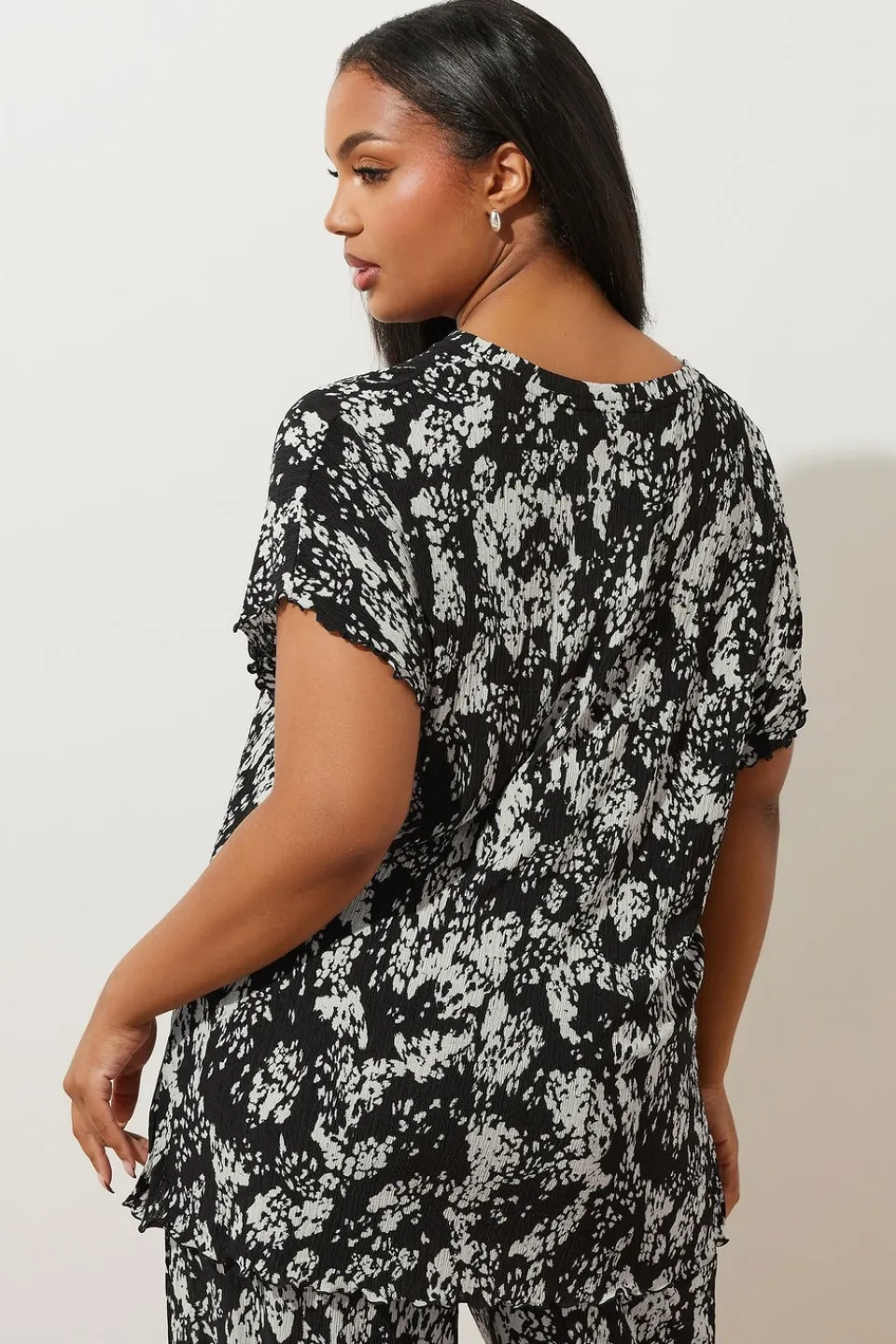Tops>YOURS Curve Black Abstract Print Plisse Top