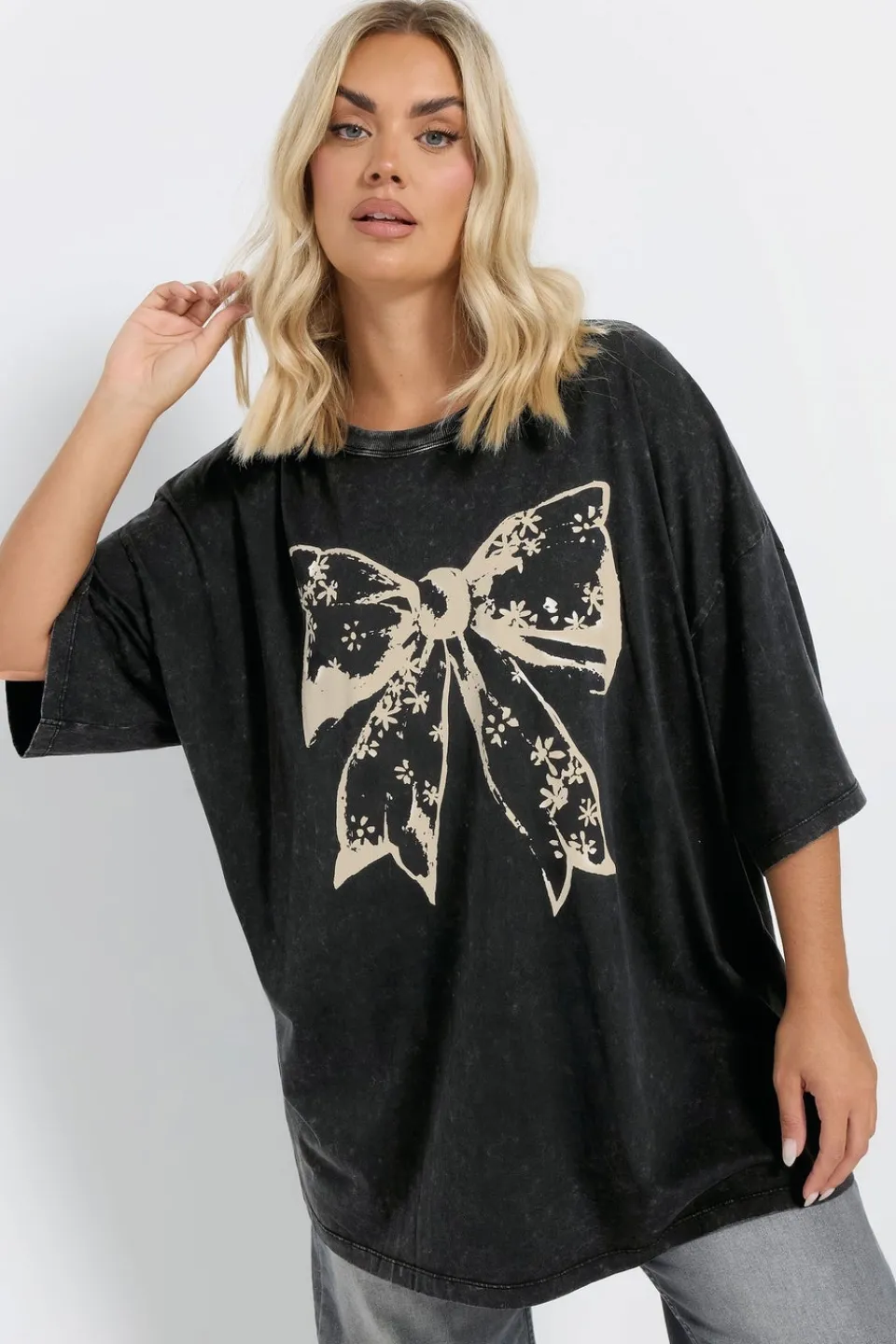 T-Shirts>YOURS Curve Black Acid Wash Boxy Bow Graphic Print T Shirt