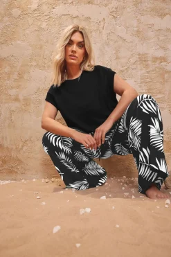 Trousers><noscript><img width=
