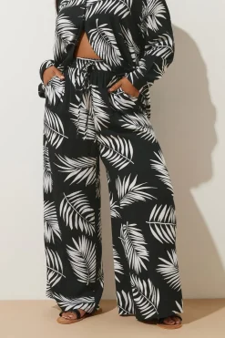 Trousers><noscript><img width=