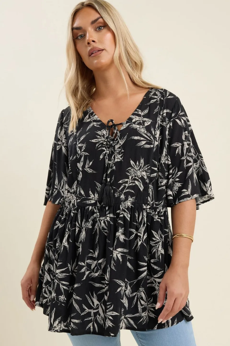 Tops>YOURS Curve Black & White Palm Print Tie Neck Top