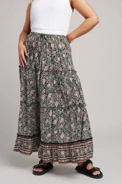 Skirts><noscript><img width=