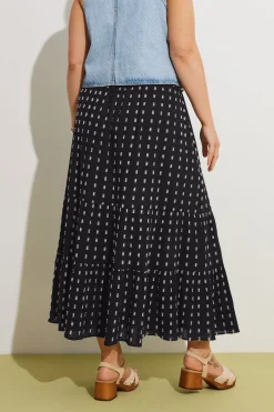 Skirts><noscript><img width=