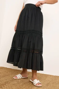 Skirts><noscript><img width=