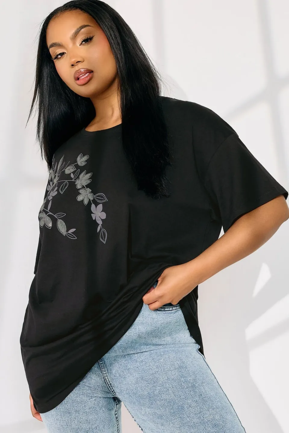 T-Shirts>YOURS Curve Black Floral Oversized Sequin Top
