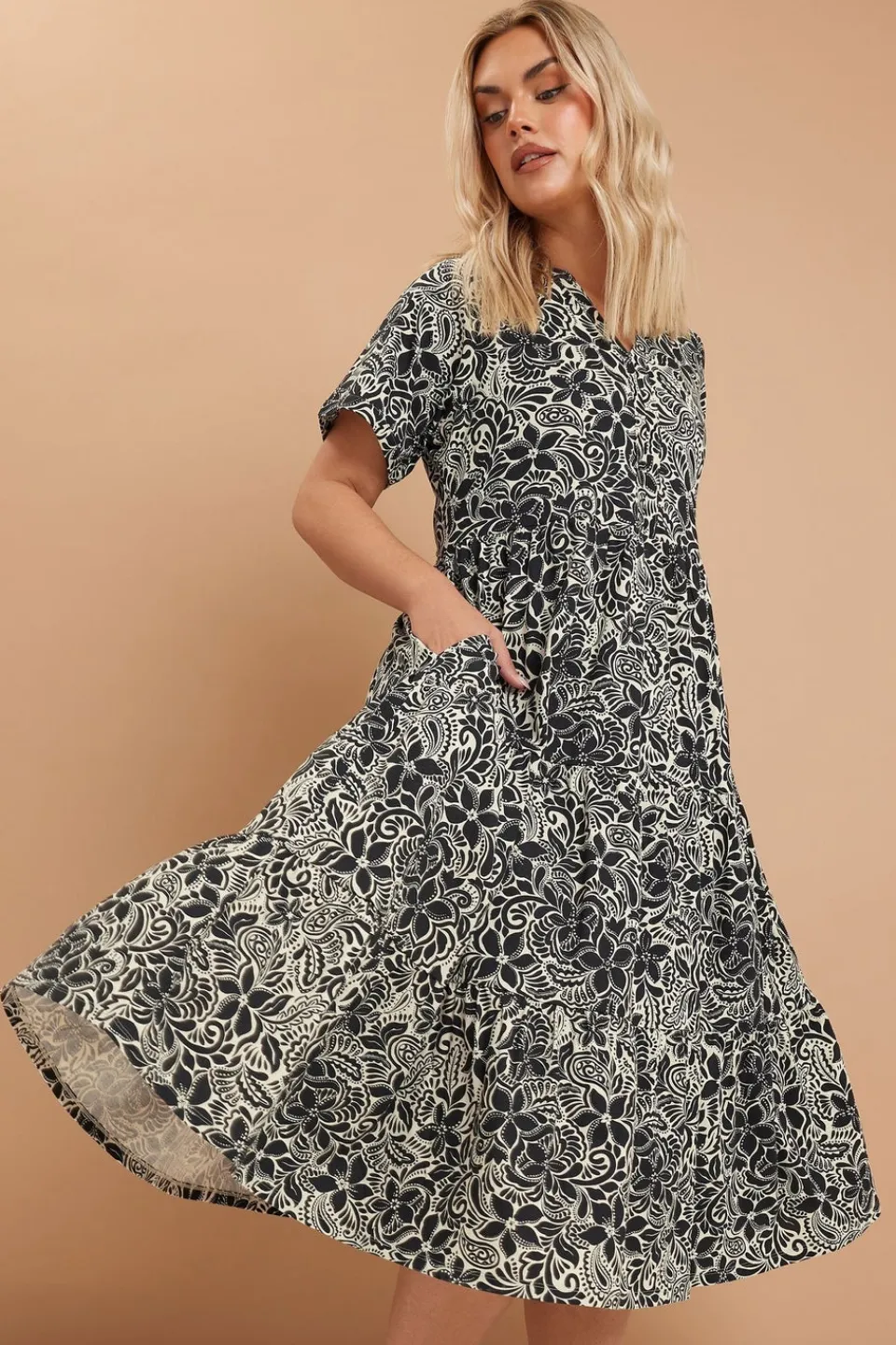 Dresses>YOURS Curve Black Floral Print Tiered Cotton Midaxi Dress BlackFloral