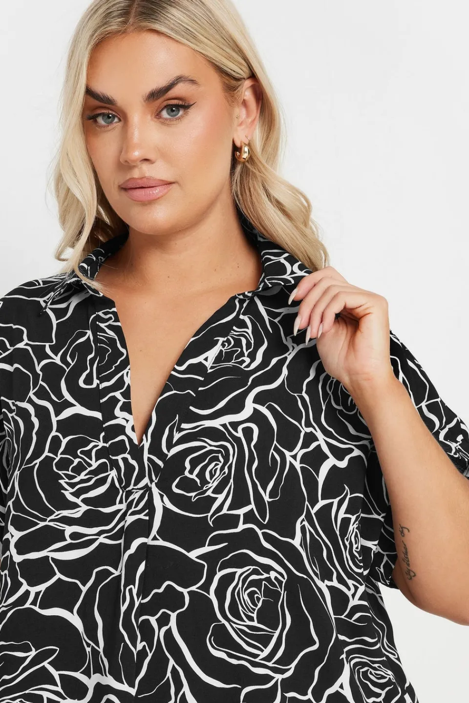 Tops>YOURS Curve Black Floral Print Collared Blouse