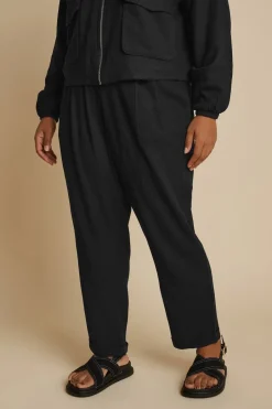 Trousers><noscript><img width=