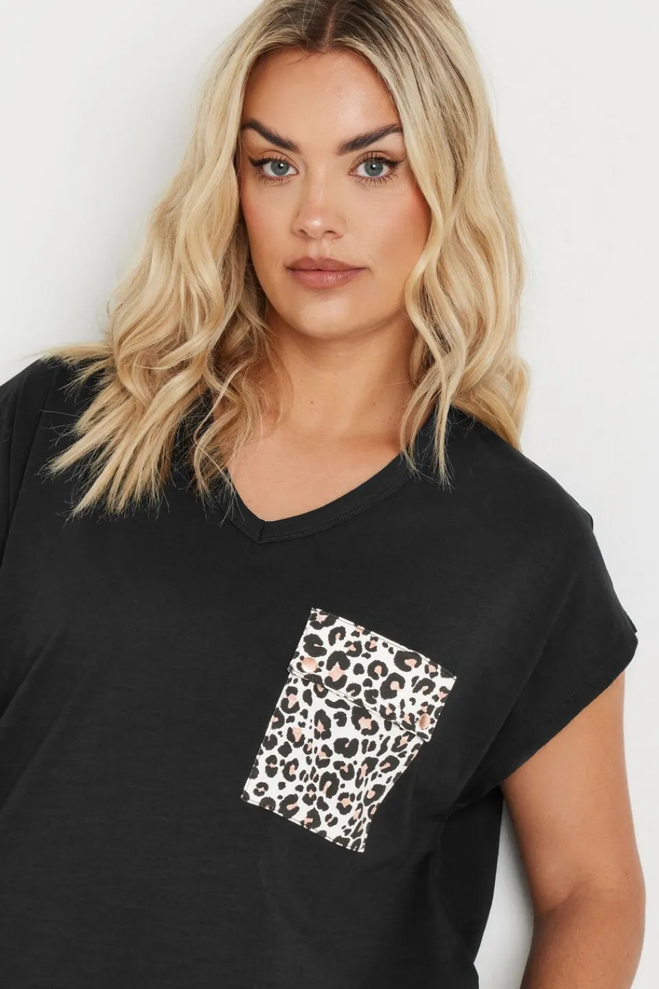 T-Shirts>YOURS Curve Black Leopard Print Pocket T Shirt