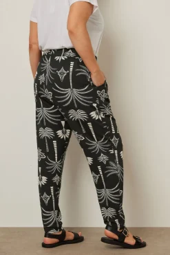 Trousers><noscript><img width=