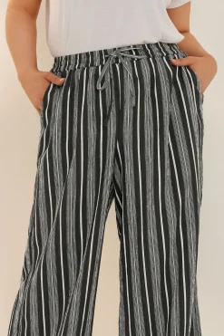 Trousers><noscript><img width=