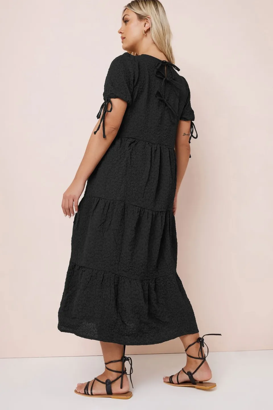 Dresses>YOURS Curve Black Textured Ditsy Floral Tie Back Dress