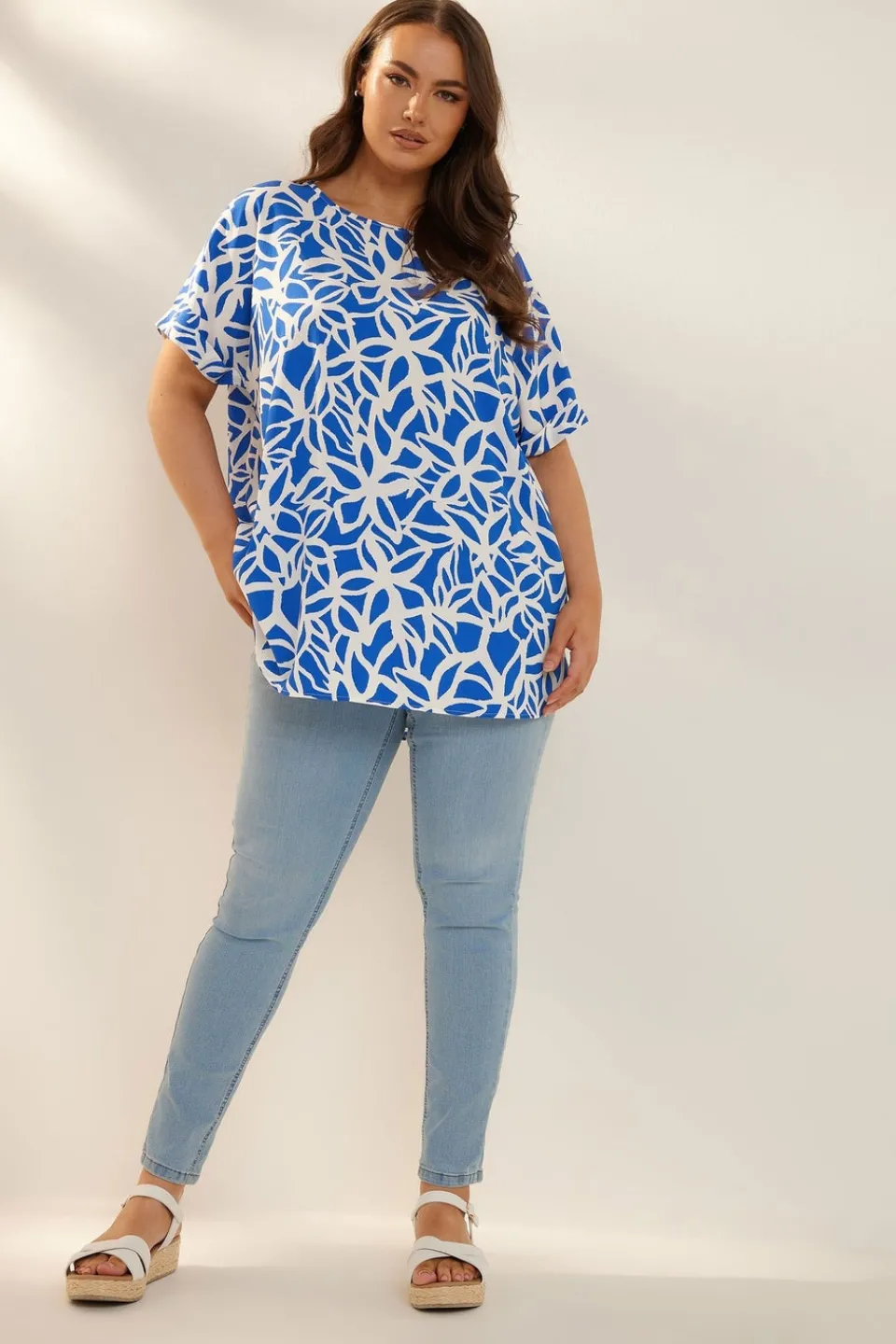 Tops>YOURS Curve Blue Abstract Floral Print Boxy Short Sleeve Blouse
