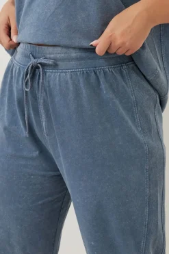 Trousers><noscript><img width=