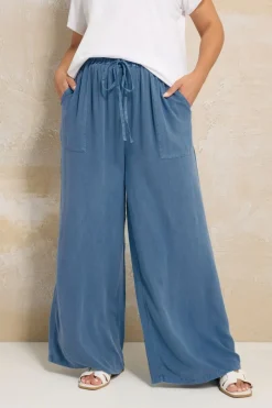 Trousers><noscript><img width=