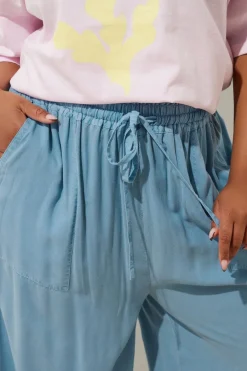 Trousers><noscript><img width=
