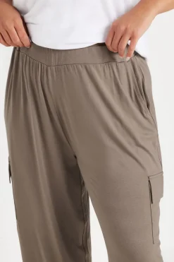 Trousers><noscript><img width=