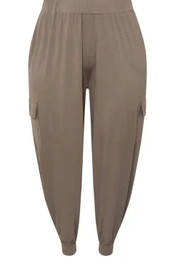 Trousers><noscript><img width=