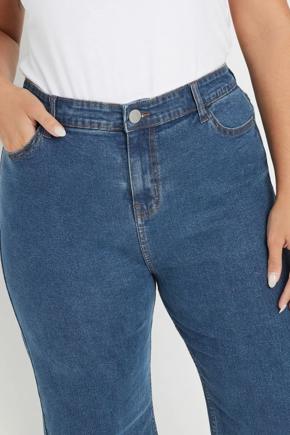 Jeans & Jeggings>YOURS Curve Mid Blue Wide Leg Cropped Denim Jeans
