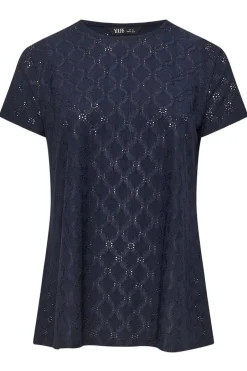 T-Shirts><noscript><img width=