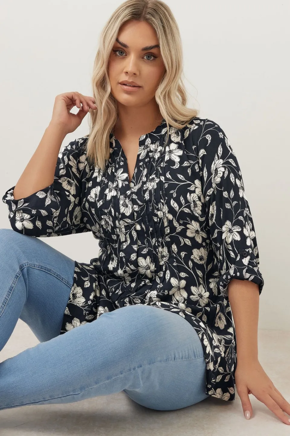 Tops>YOURS Curve Navy Blue Floral Pintuck Blouse