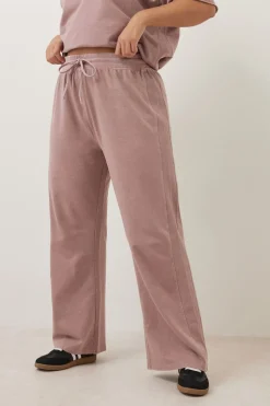 Trousers><noscript><img width=