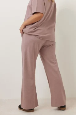 Trousers><noscript><img width=