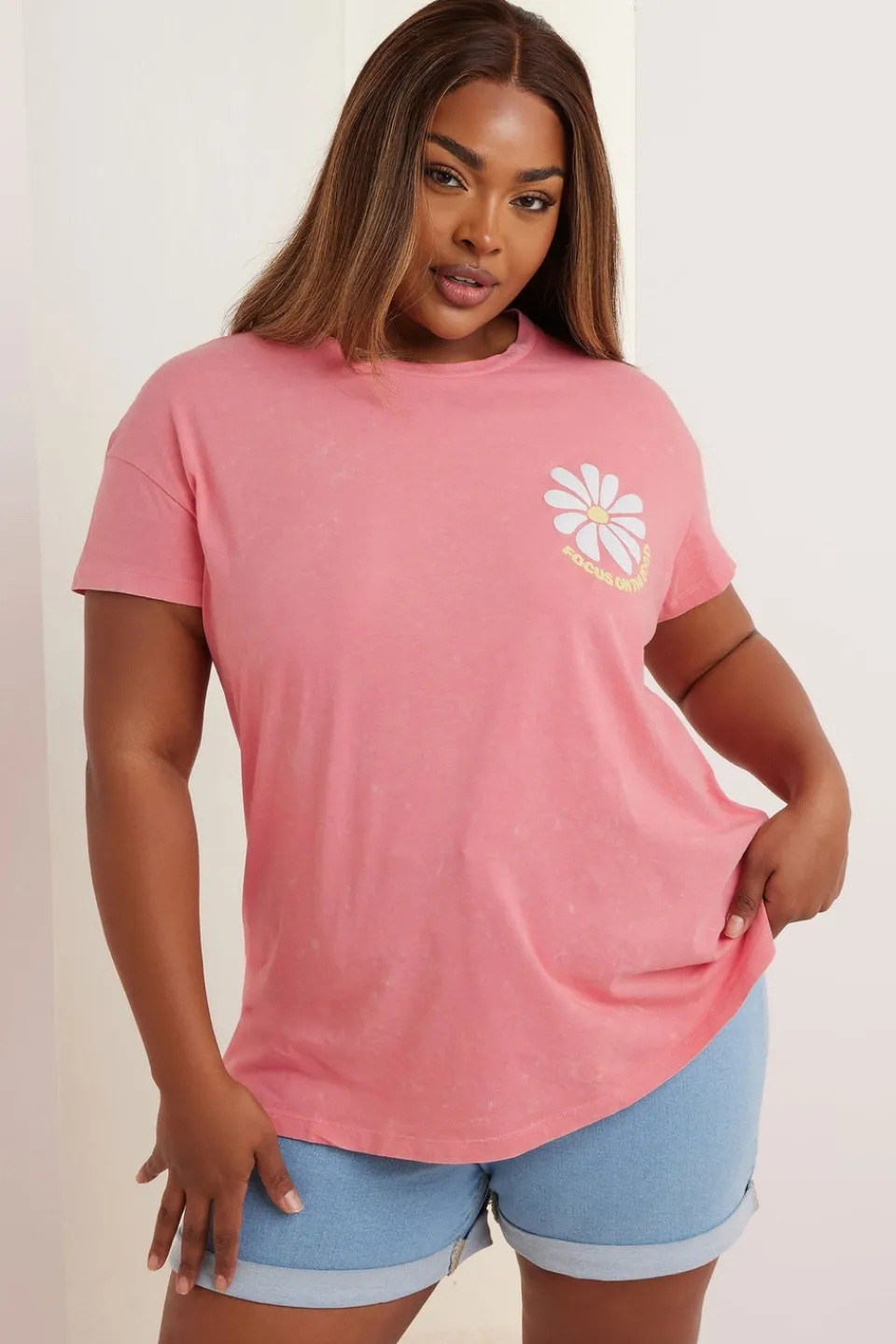T-Shirts>YOURS Curve Pink Acid Wash 'Focus On The Good' Daisy Back Print T-Shirt