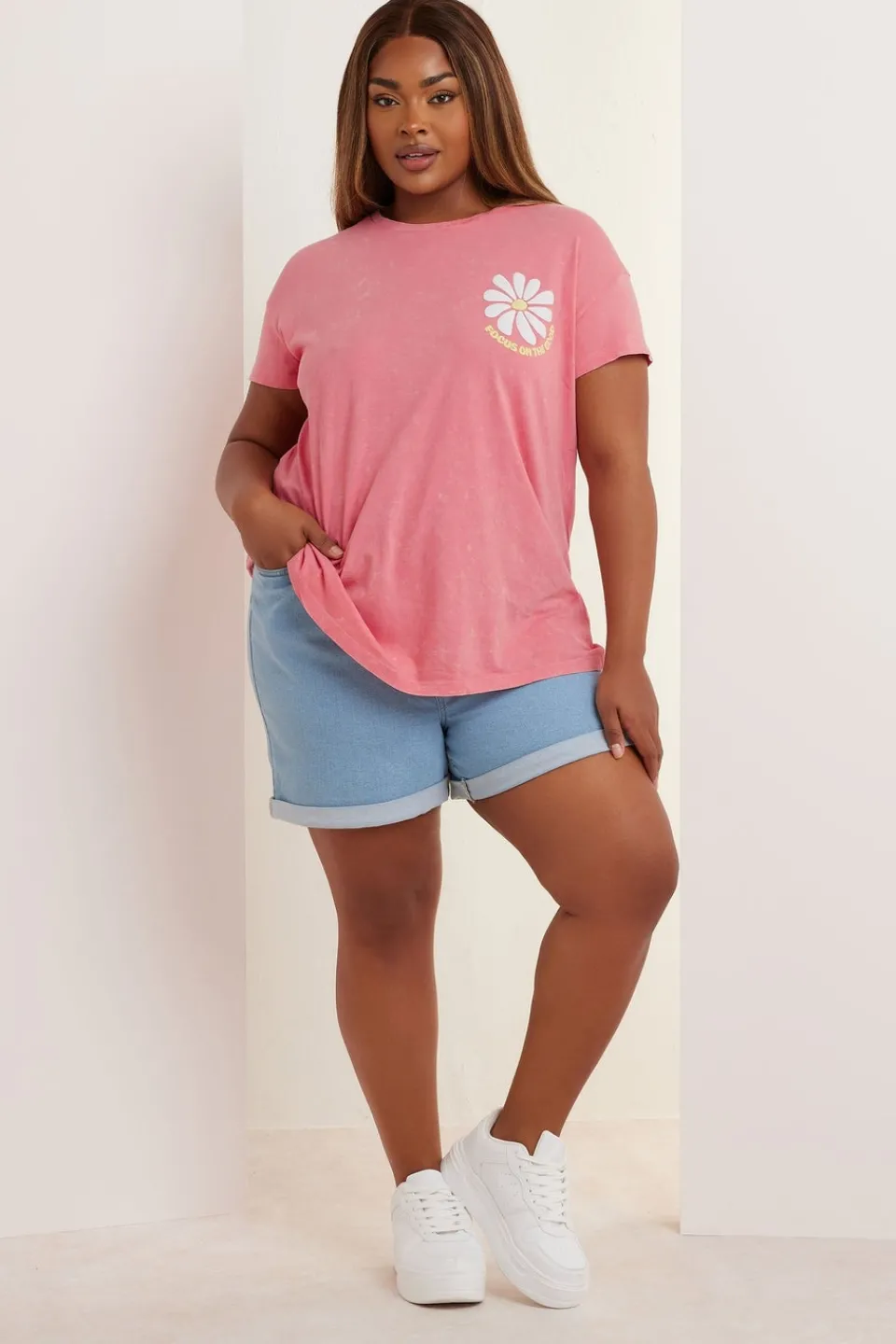 T-Shirts>YOURS Curve Pink Acid Wash 'Focus On The Good' Daisy Back Print T-Shirt