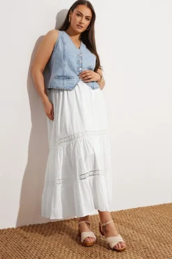 Skirts><noscript><img width=