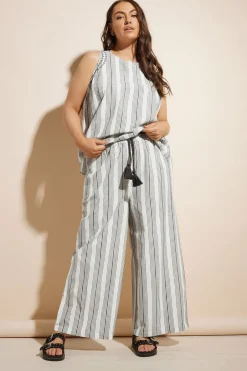 Trousers><noscript><img width=