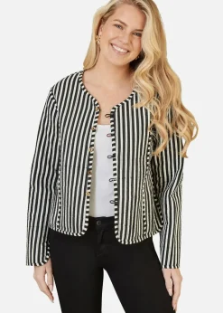 Coats & Jackets>Yumi Black Animal Print Reversible Cotton Cropped Quilted Jacket