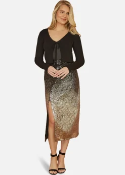 Skirts><noscript><img width=