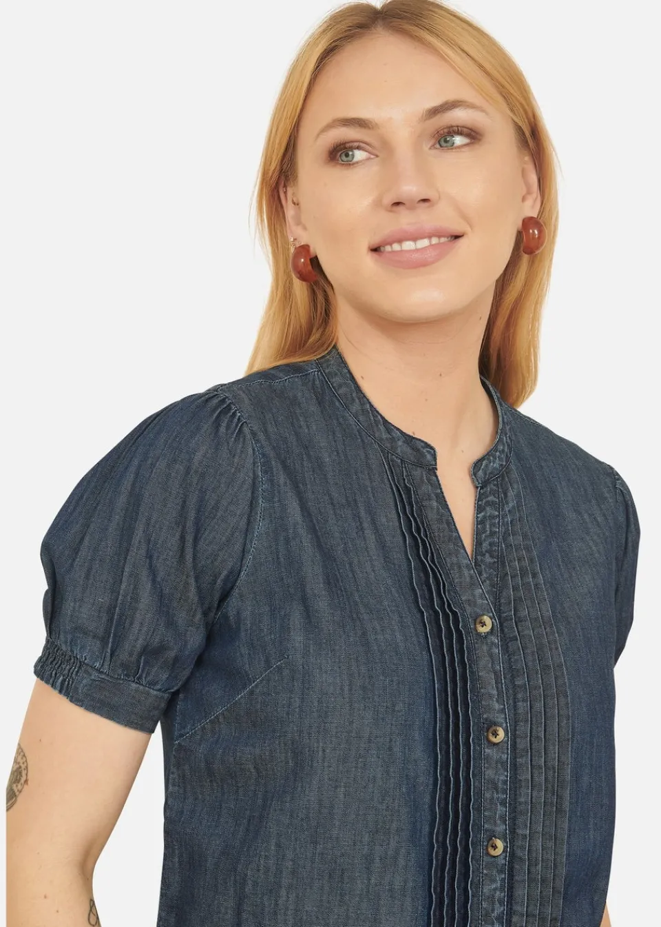 Tops>Yumi Blue Chambray Pleated Denim Shirt