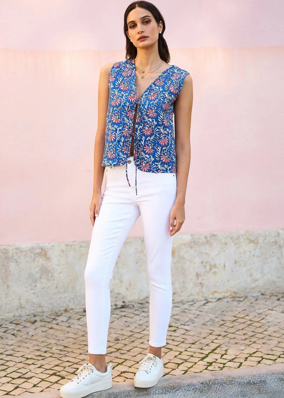 Tops>Yumi Blue Flower Reversible Cotton Quilted Waistcoat