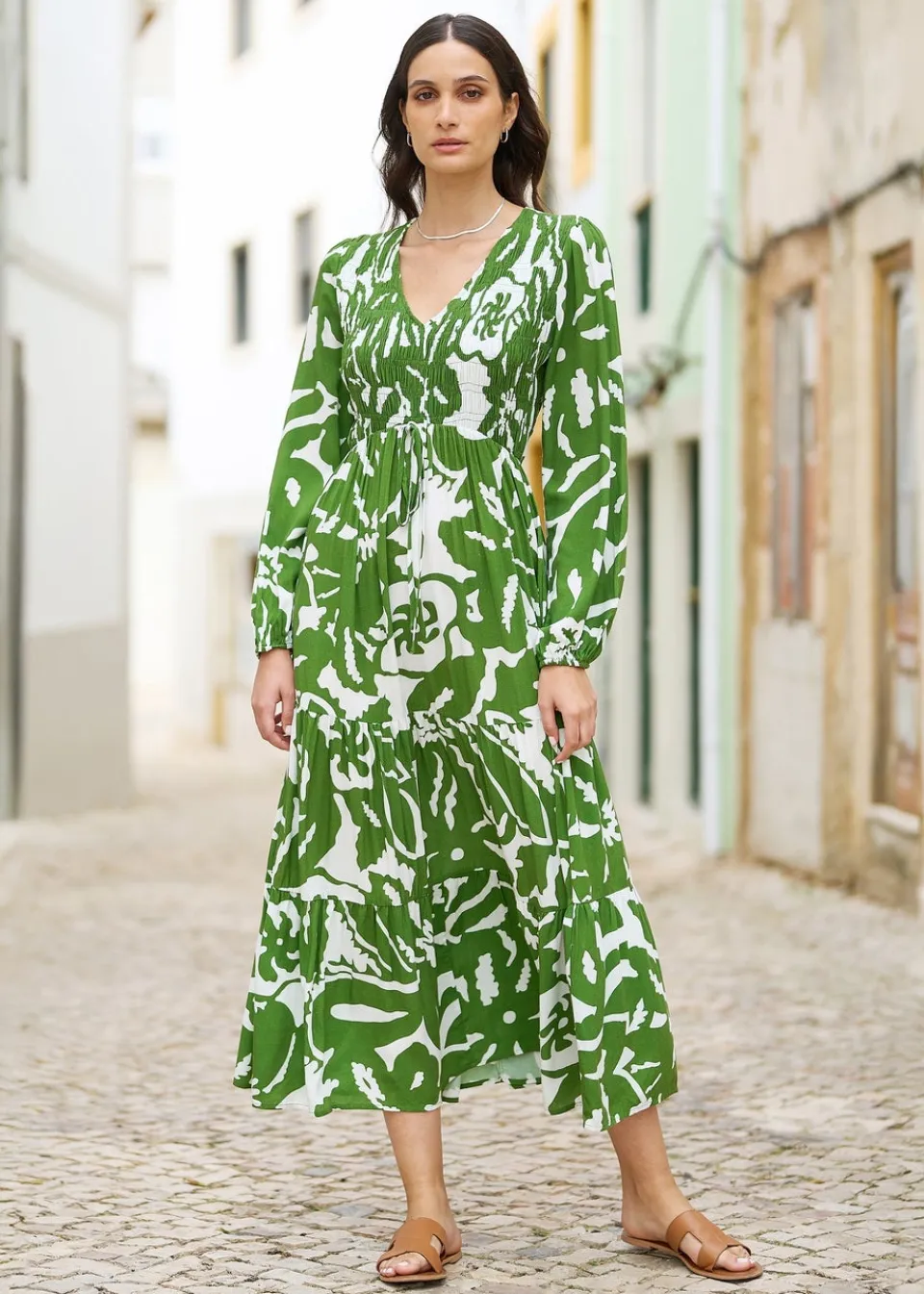 Dresses>Yumi Green Abstract Print Ruched Midi Dress With Long Sleeves