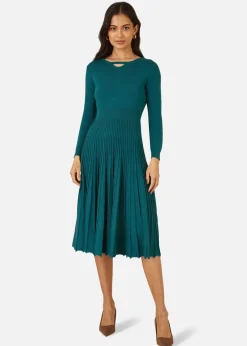 Knitwear><noscript><img width=