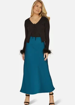 Skirts><noscript><img width=