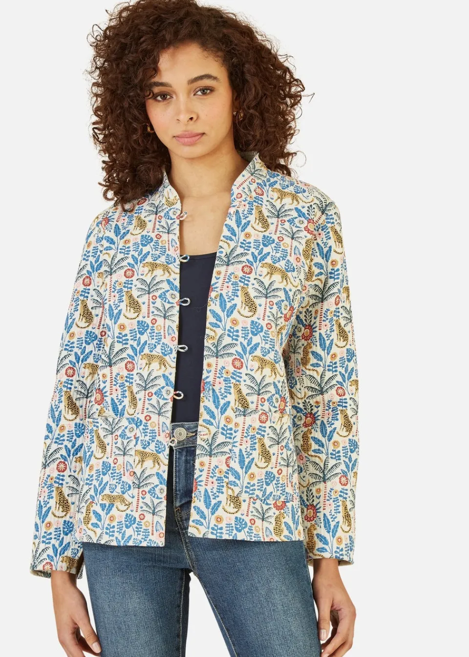 Coats & Jackets>Yumi White Leopard Print Reversible Cotton Cropped Quilted Jacket